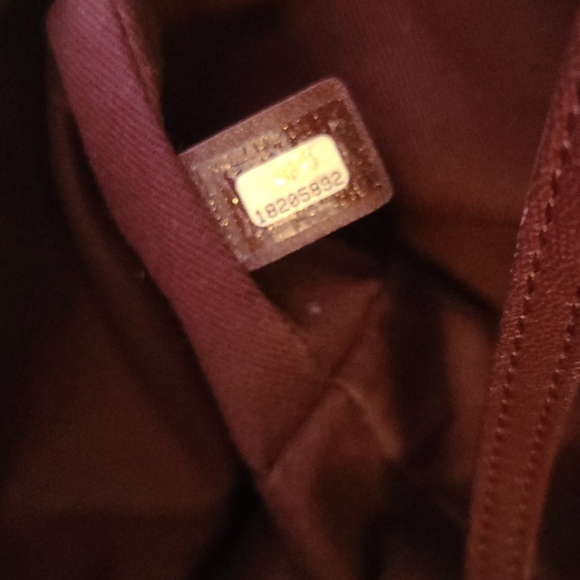 ๐๐ Gorgeous! ๐๐ Chanel Castle Rock Bowler Satchel. Stunning! - Picture 8 of 12